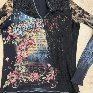 Thin long sleeve graphic hoodie